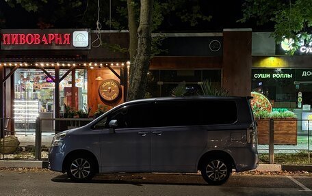 Toyota Noah III, 2008 год, 840 000 рублей, 2 фотография