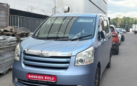 Toyota Noah III, 2008 год, 840 000 рублей, 5 фотография