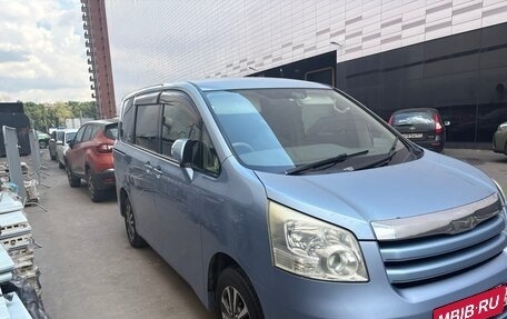 Toyota Noah III, 2008 год, 840 000 рублей, 6 фотография