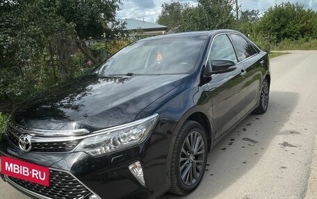 Toyota Camry, 2017 год, 2 460 000 рублей, 6 фотография