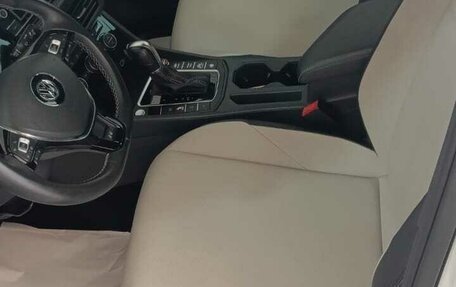Volkswagen Jetta VII, 2019 год, 1 800 000 рублей, 14 фотография