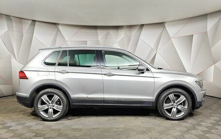 Volkswagen Tiguan II, 2019 год, 2 680 000 рублей, 6 фотография