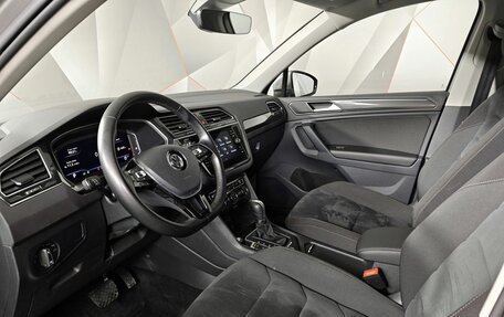 Volkswagen Tiguan II, 2019 год, 2 680 000 рублей, 19 фотография