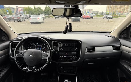 Mitsubishi Outlander III рестайлинг 3, 2017 год, 1 710 000 рублей, 8 фотография