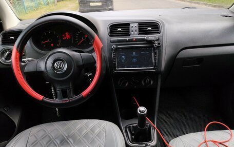 Volkswagen Polo VI (EU Market), 2011 год, 600 000 рублей, 2 фотография