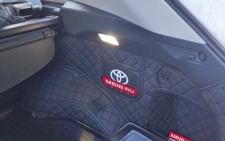 Toyota RAV4, 2024 год, 3 880 000 рублей, 12 фотография