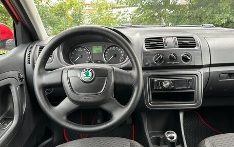 Skoda Fabia II, 2011 год, 385 000 рублей, 24 фотография