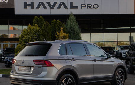 Volkswagen Tiguan II, 2018 год, 1 988 000 рублей, 4 фотография