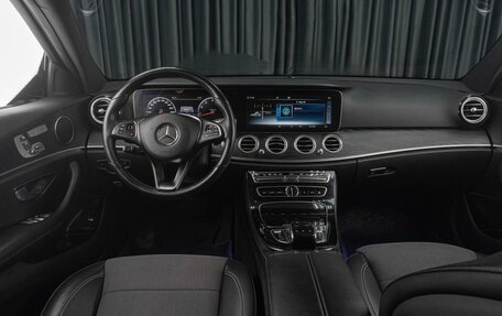 Mercedes-Benz E-Класс, 2018 год, 3 399 000 рублей, 9 фотография