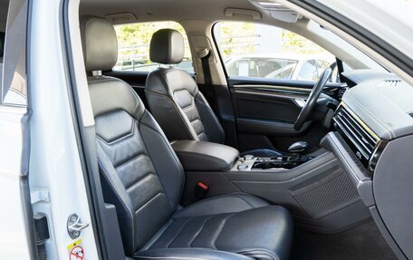 Volkswagen Touareg III, 2020 год, 4 350 000 рублей, 11 фотография