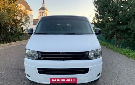 Volkswagen Caravelle T5, 2011 год, 1 950 000 рублей, 1 фотография