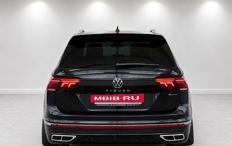 Volkswagen Tiguan II, 2021 год, 2 990 000 рублей, 3 фотография