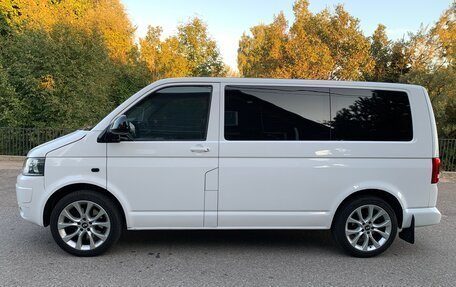 Volkswagen Caravelle T5, 2011 год, 1 950 000 рублей, 3 фотография