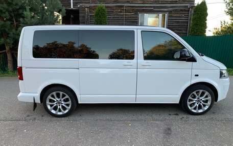 Volkswagen Caravelle T5, 2011 год, 1 950 000 рублей, 7 фотография