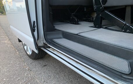 Volkswagen Caravelle T5, 2011 год, 1 950 000 рублей, 10 фотография