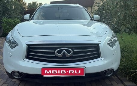 Infiniti QX70, 2013 год, 1 970 000 рублей, 2 фотография