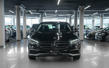 Mercedes-Benz E-Класс, 2020 год, 2 750 000 рублей, 3 фотография