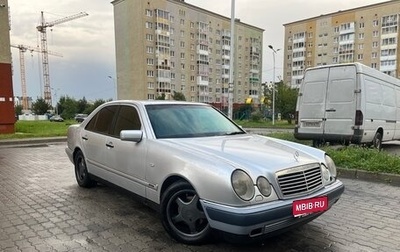 Mercedes-Benz E-Класс, 1999 год, 300 000 рублей, 1 фотография