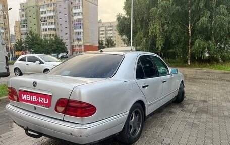 Mercedes-Benz E-Класс, 1999 год, 300 000 рублей, 4 фотография