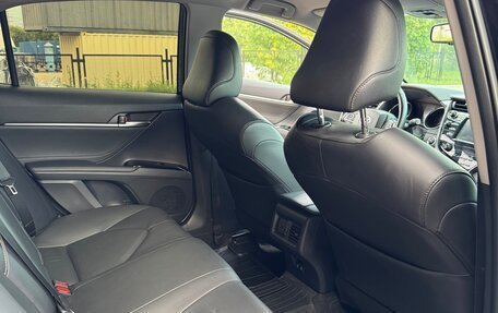 Toyota Camry, 2019 год, 2 400 000 рублей, 16 фотография