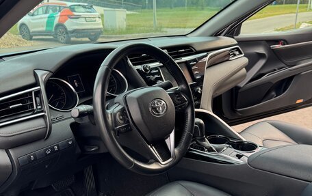 Toyota Camry, 2019 год, 2 400 000 рублей, 10 фотография