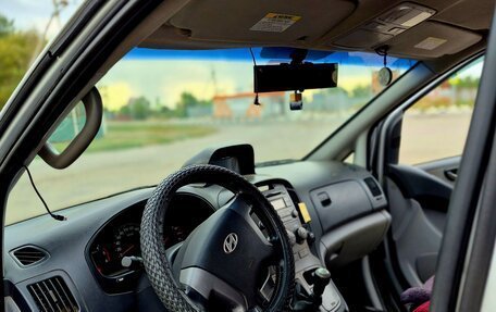 Hyundai H-1 II рестайлинг, 2008 год, 1 400 000 рублей, 4 фотография
