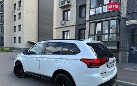 Mitsubishi Outlander III рестайлинг 3, 2021 год, 2 500 000 рублей, 6 фотография