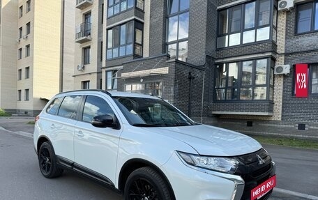Mitsubishi Outlander III рестайлинг 3, 2021 год, 2 500 000 рублей, 13 фотография
