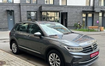 Volkswagen Tiguan II, 2021 год, 2 430 000 рублей, 1 фотография