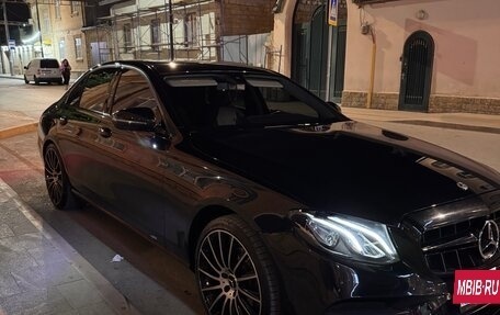 Mercedes-Benz E-Класс, 2019 год, 2 550 000 рублей, 2 фотография