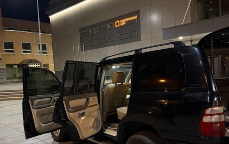 Toyota Land Cruiser 100 рестайлинг 2, 2003 год, 1 135 000 рублей, 9 фотография