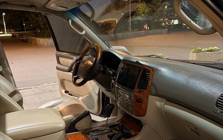 Toyota Land Cruiser 100 рестайлинг 2, 2003 год, 1 135 000 рублей, 16 фотография