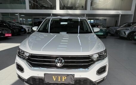 Volkswagen T-Roc I, 2023 год, 1 439 000 рублей, 1 фотография