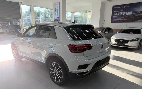 Volkswagen T-Roc I, 2023 год, 1 439 000 рублей, 5 фотография