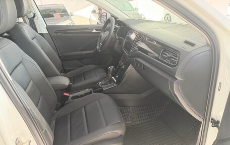 Volkswagen T-Roc I, 2023 год, 1 439 000 рублей, 9 фотография