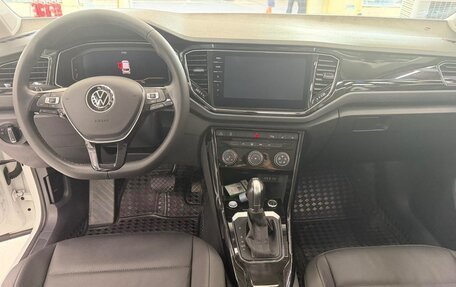 Volkswagen T-Roc I, 2023 год, 1 439 000 рублей, 7 фотография