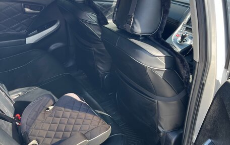 Toyota Prius, 2012 год, 930 000 рублей, 7 фотография