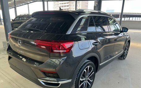 Volkswagen T-Roc I, 2023 год, 1 447 000 рублей, 4 фотография