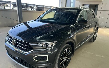 Volkswagen T-Roc I, 2023 год, 1 447 000 рублей, 3 фотография