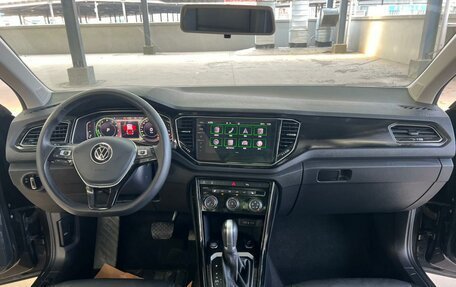 Volkswagen T-Roc I, 2023 год, 1 447 000 рублей, 8 фотография