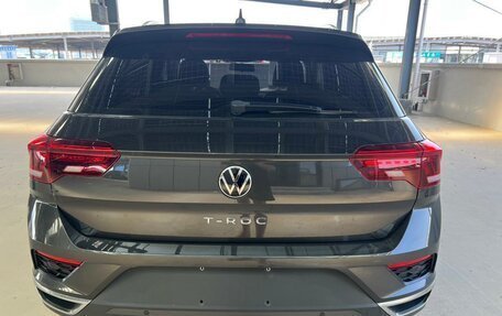 Volkswagen T-Roc I, 2023 год, 1 447 000 рублей, 6 фотография