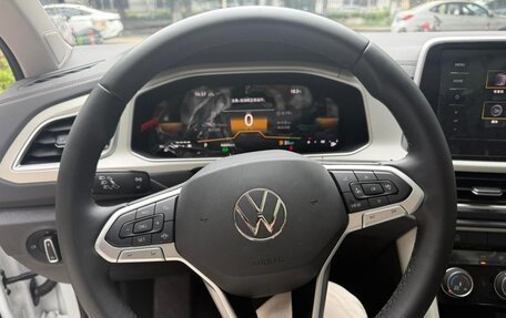 Volkswagen T-Roc I, 2025 год, 1 700 000 рублей, 7 фотография
