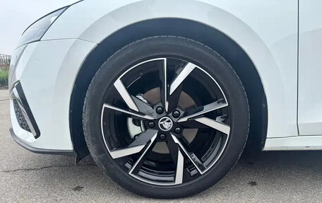 Skoda Octavia IV, 2023 год, 2 050 000 рублей, 6 фотография