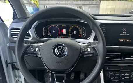 Volkswagen T-Cross I, 2023 год, 1 350 001 рублей, 10 фотография