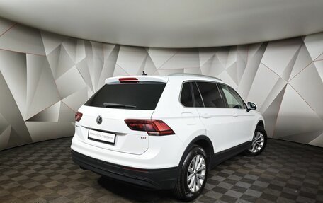 Volkswagen Tiguan II, 2017 год, 1 629 000 рублей, 2 фотография