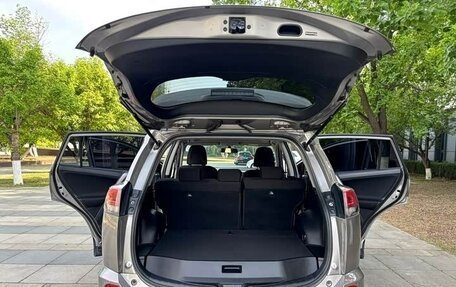 Toyota RAV4, 2019 год, 2 150 002 рублей, 10 фотография