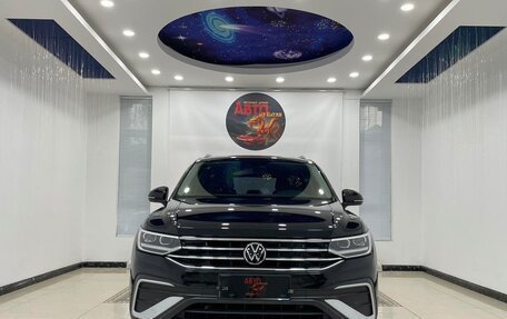 Volkswagen Tiguan II, 2023 год, 2 034 000 рублей, 1 фотография