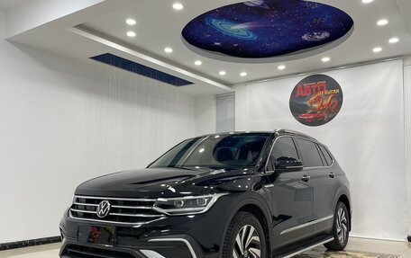 Volkswagen Tiguan II, 2023 год, 2 034 000 рублей, 3 фотография