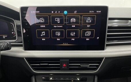 Volkswagen Tiguan II, 2023 год, 2 034 000 рублей, 12 фотография