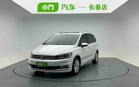 Volkswagen Touran III, 2023 год, 1 550 000 рублей, 2 фотография